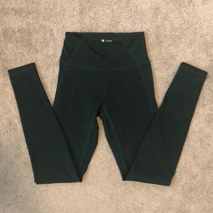 NWOT Buffbunny Leggings 🌲